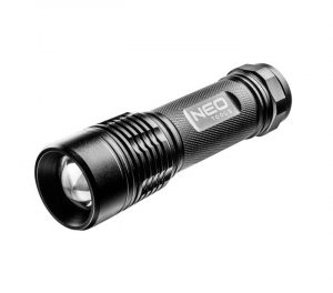 LED zseblámpa 200lm ZOOM IPX7 | A NEO 99-101 kiváló minőségű alumíniumból készül, erős, 200 lumen fényerejű LED-del.