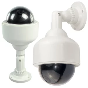 A LED-es dummy biztonsági kamerán villogó piros LED jelzi a készülék működését. Kültéri és beltéri használatra.