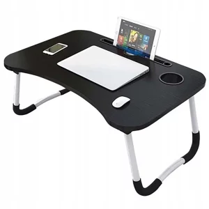 A laptop alatt található összecsukható asztal kényelmes munkavégzést tesz lehetővé minden körülmények között. Például ágyra vagy asztalra is elhelyezhető.