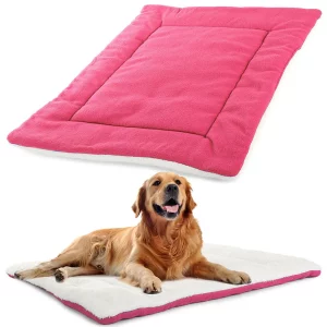 Ágy / matrac kutyának és macskának | A 70x53 cm-es rózsaszín puha és kellemes tapintású anyagból készült. Könnyű és tartós.