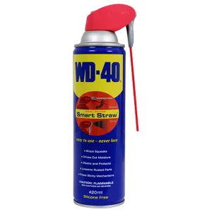 Multifunctionele spray WD-40 450ml - stopt piepen, perst vocht uit metalen oppervlakken, maakt bewegende onderdelen los en smeert ze.