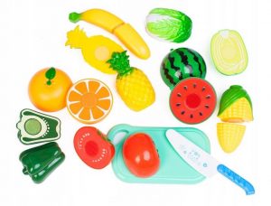 Gyerek gyümölcsök és zöldségek vágáshoz + kés és deszka - a készlet legfeljebb 8 terméket, egy kést és egy deszkát tartalmaz. Ideális gyerekeknek, hogy megtanulják a gyümölcsök és zöldségek nevét.