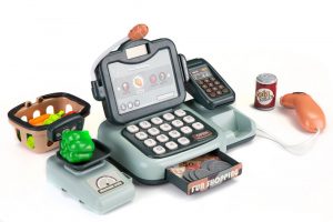 Hangos gyermekpénztárgép, 24 elemes készlet | A HC483431 képes a készletben található termékek szkennelésére, hozzáadására, valamint a terminálon keresztül kártyás vásárlások esetén is fizethet.